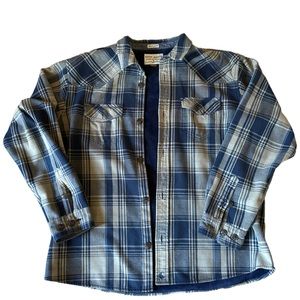 Cody James men’s flannel lined. Size extra large. In great condition.